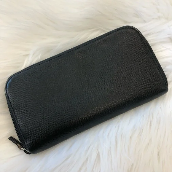 Prada Black Wallet - Picture 5 of 8